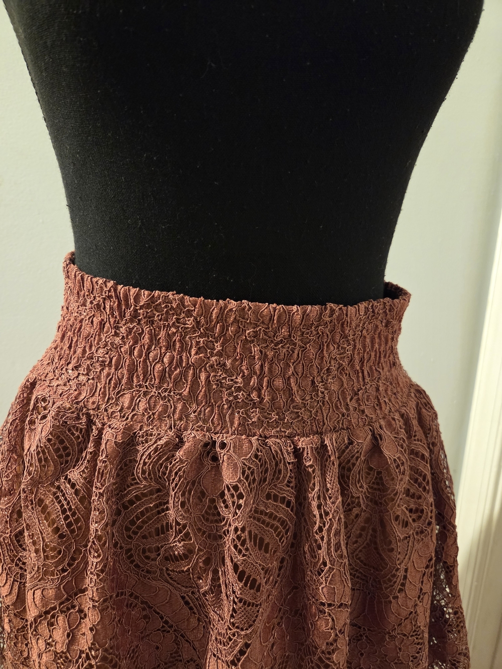 H&M Rust Colored Tiered Lace Maxi Skirt - Picture 3 of 8